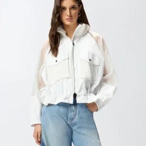 Chaqueta técnica con aplicaciones transparentes