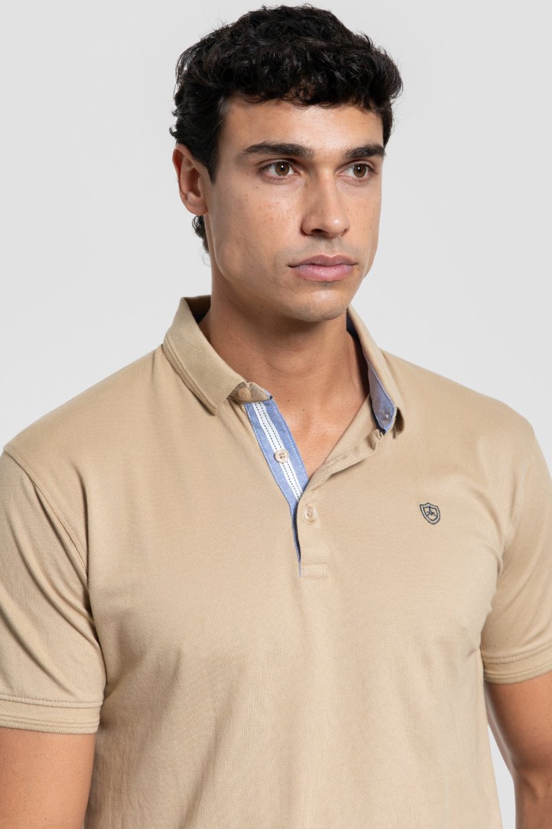 Polo Detalle Relieve Camel - Imagen 4