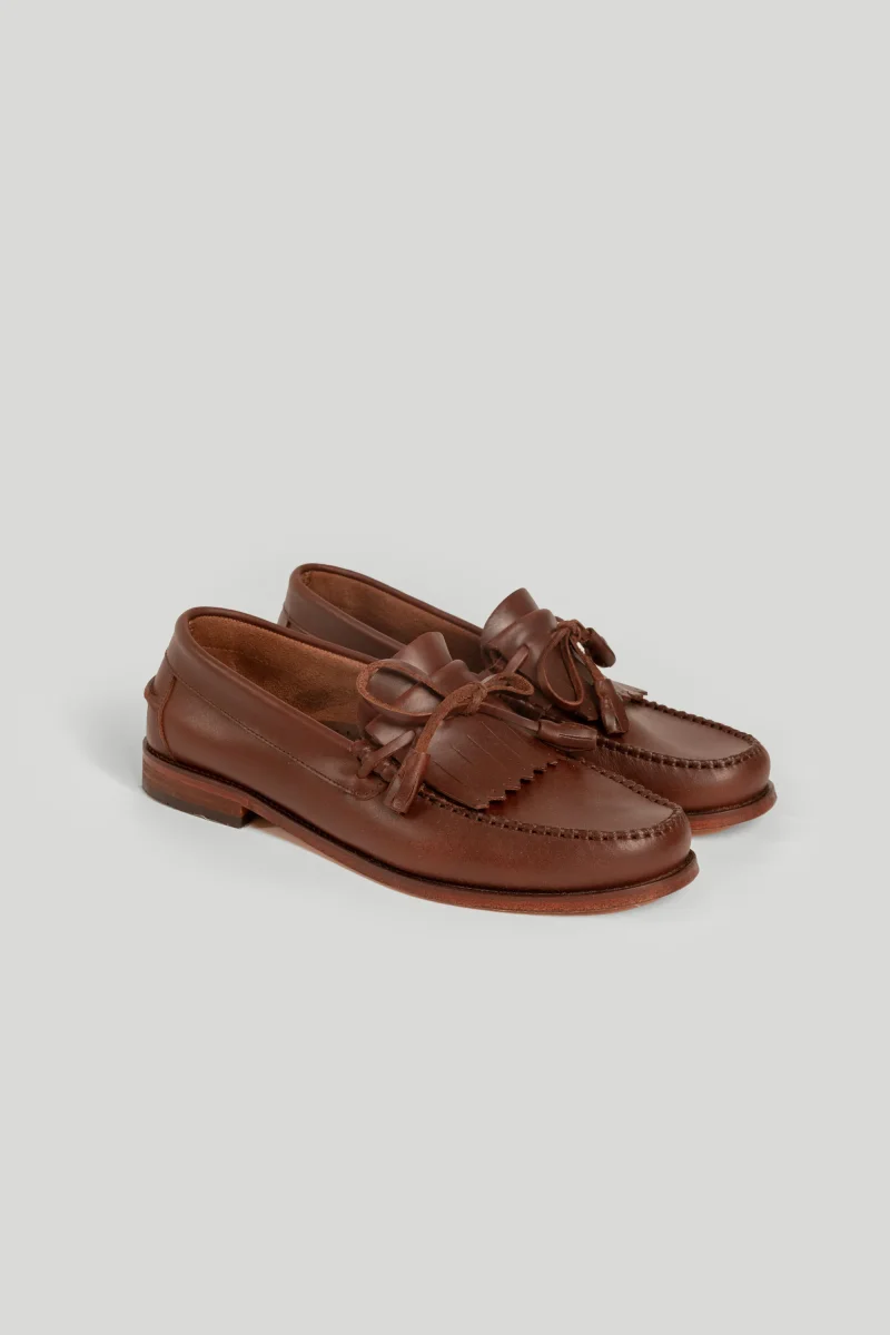 Zapatos de Vestir de Cuero Marrón con Borlas