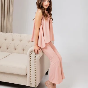 Conjunto Rosa Blusón Halter Pantalón Flare