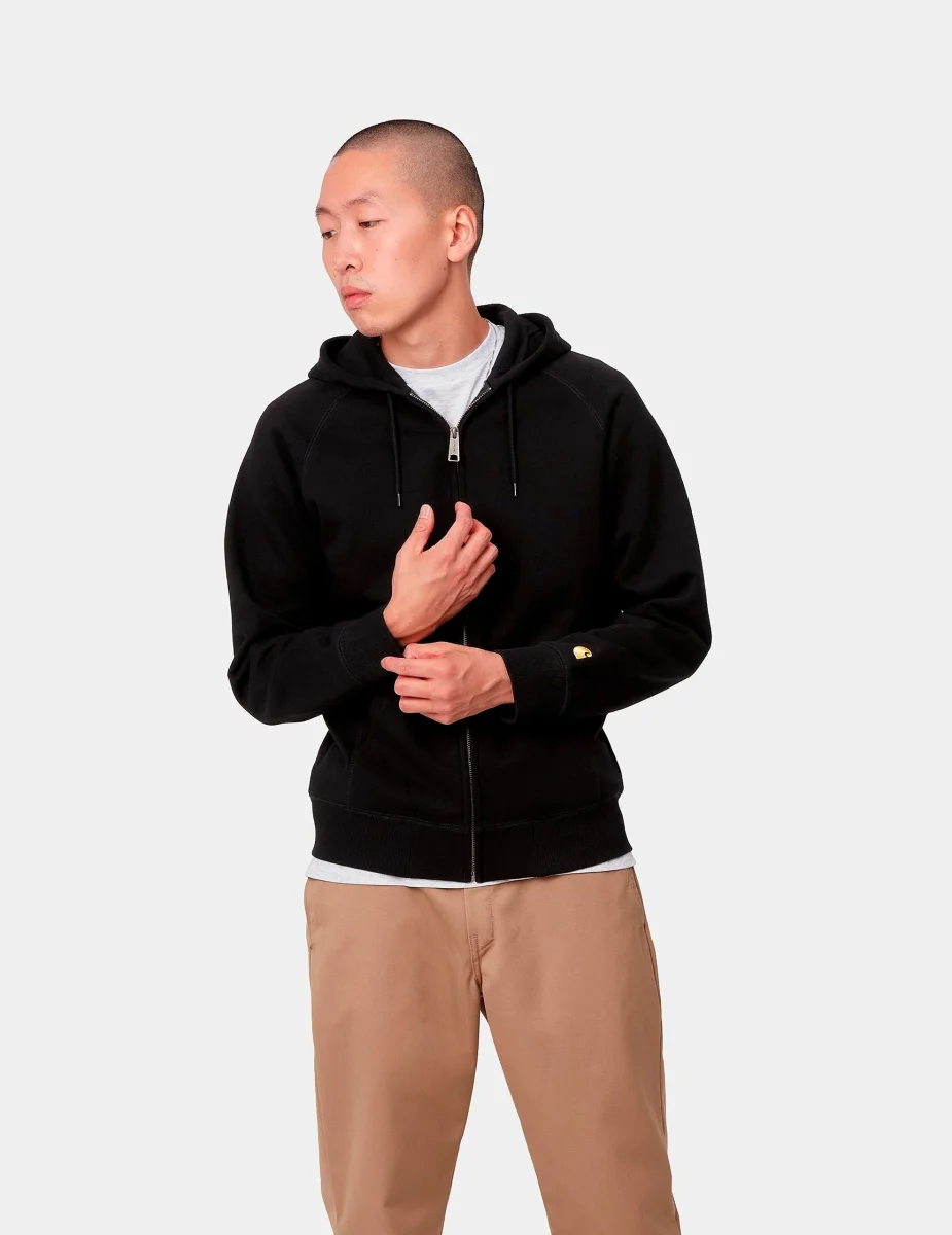 Sud. Cap. Abierta CARHARTT WIP HOODED CHASE - Black / Gold - Imagen 4