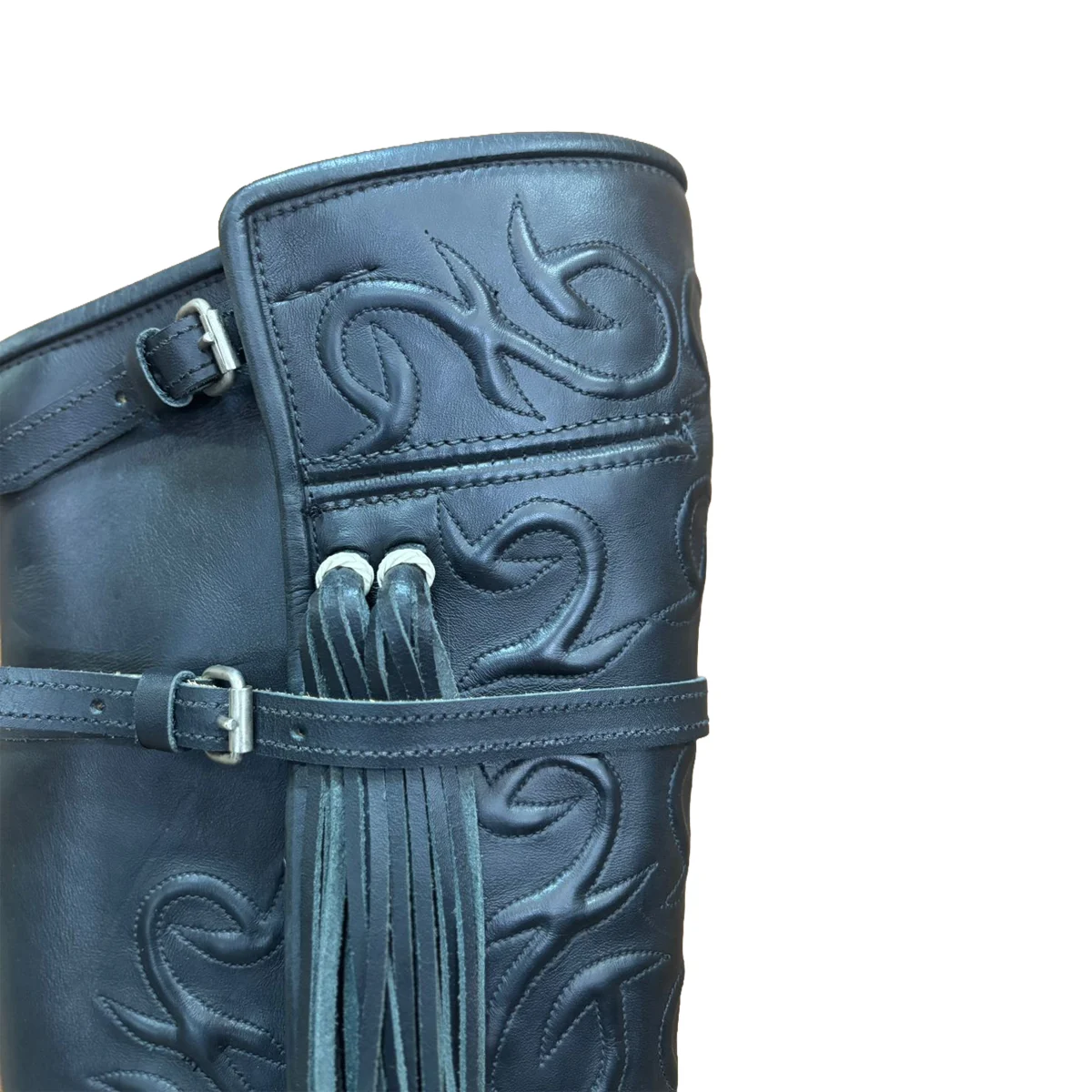 Bota fina de cuero modelo recto con dibujo de gancho - Imagen 3