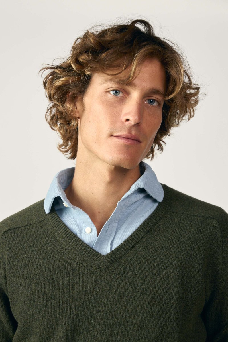Jersey Cuello Pico Lambswool - Verde Caza - Imagen 3