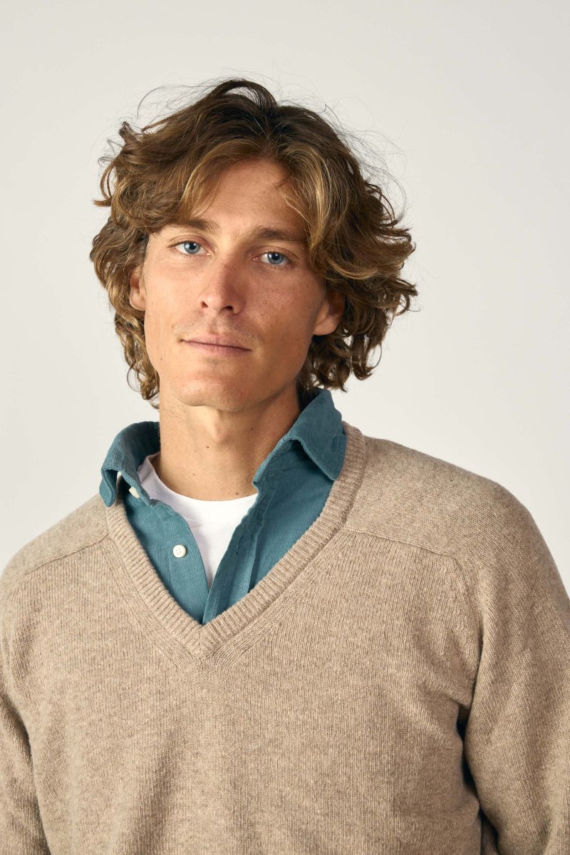 Jersey Cuello Pico Lambswool - Beige Tostado - Imagen 4