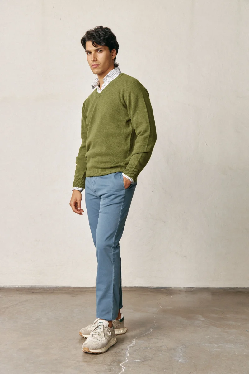 Jersey Cuello Pico Lambswool - Verde Khaki - Imagen 4