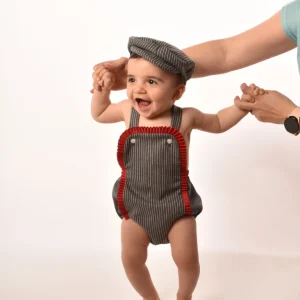 Ranita Raya Campera con gorra Modelo Carlos