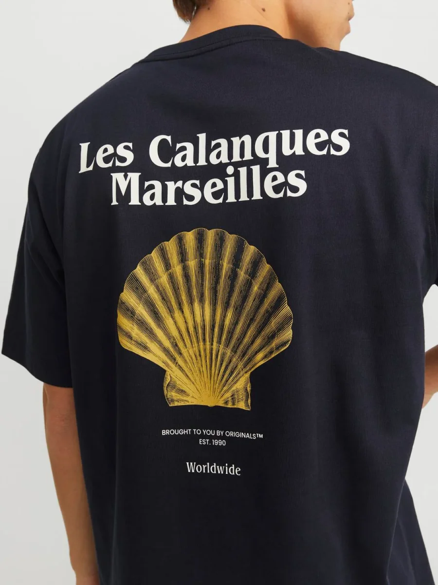 CAMISETA LOOSE ESTAMPADA PAROS SKETCH - Black Print:YELLOW CLAM - Imagen 4