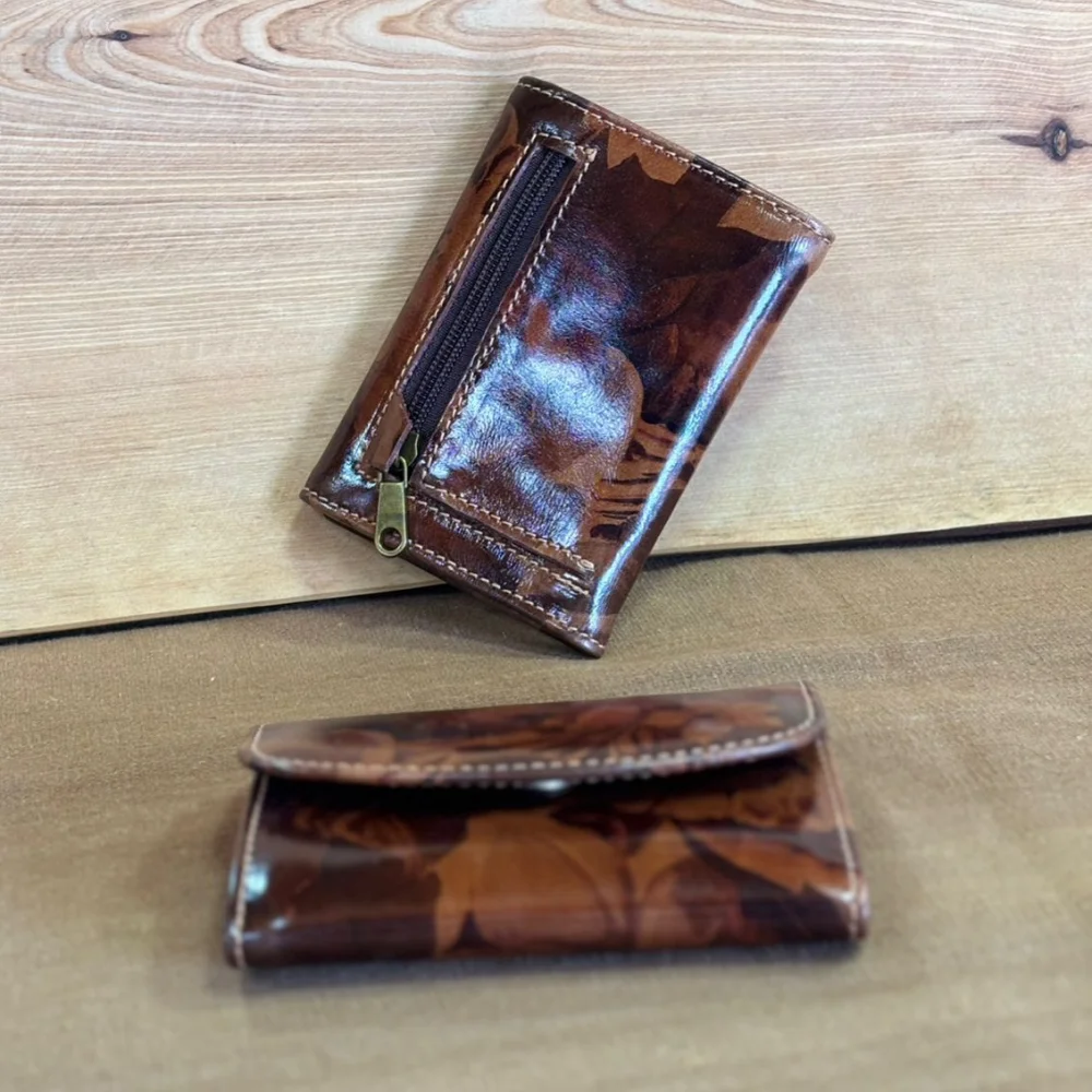 Billetera de Cuero Floreado para Mujer con Monedero y Cierre - Imagen 4