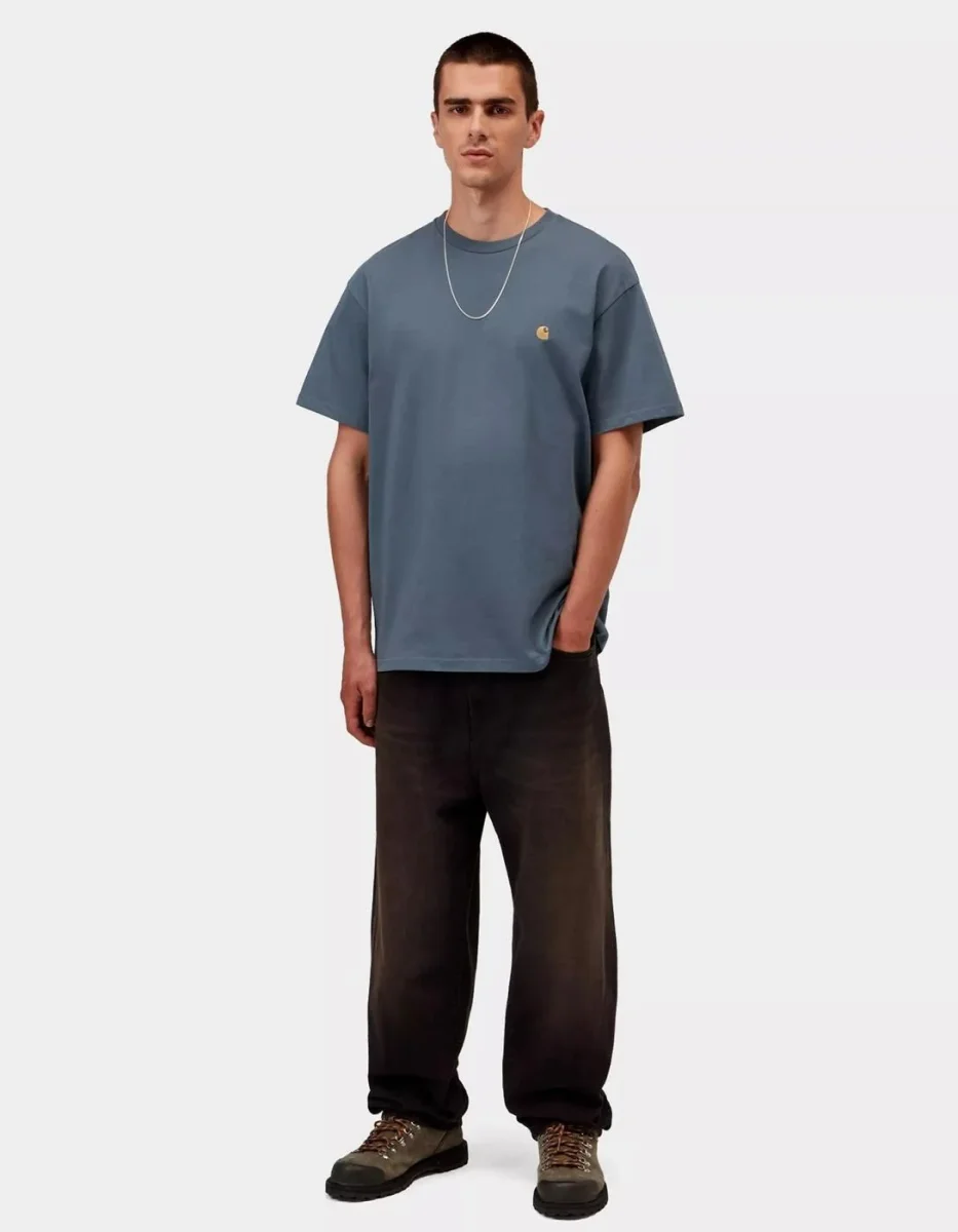 Camiseta CARHARTT WIP CHASE - Icesheet / Gold - Imagen 4