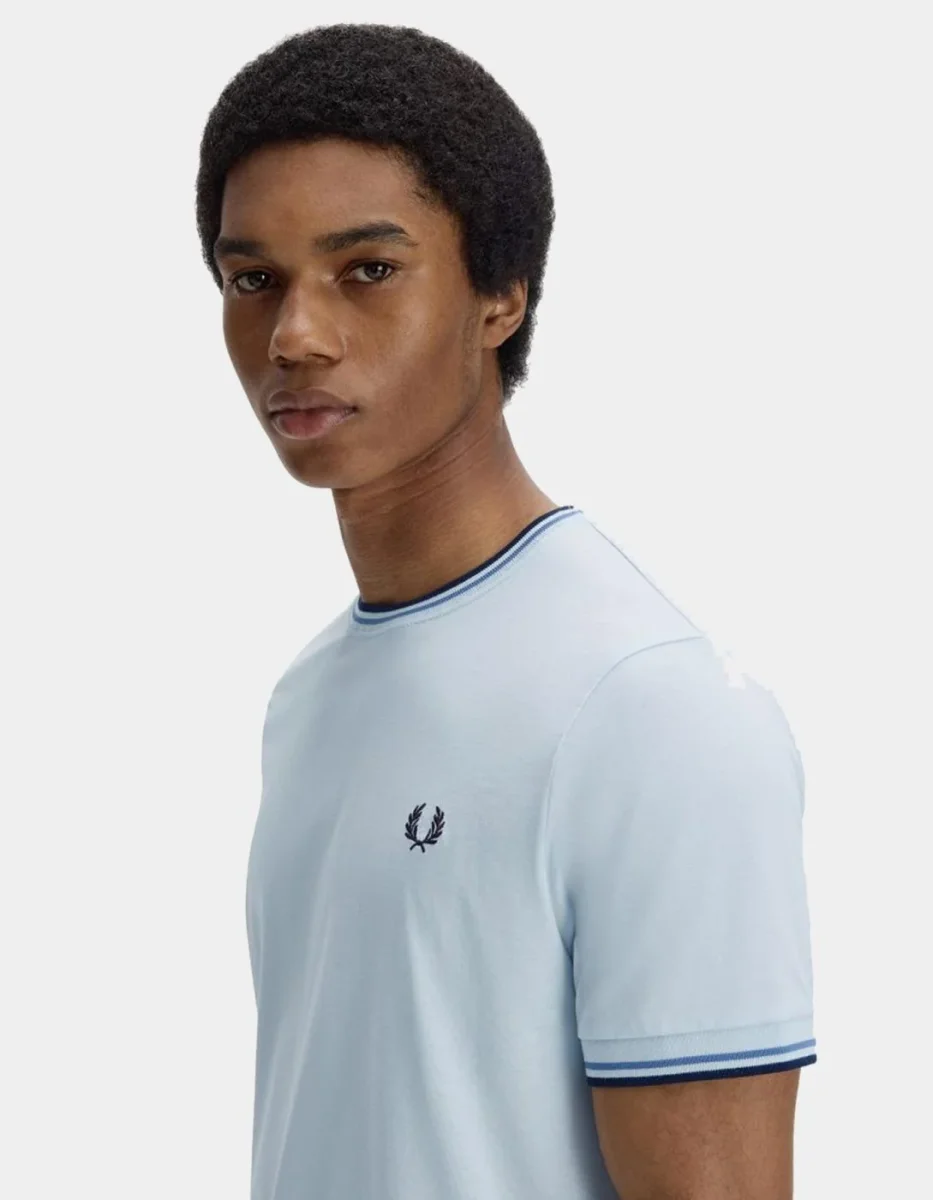 Camiseta FRED PERRY M1588 - Lgtic/Acebl/Navy - Imagen 4