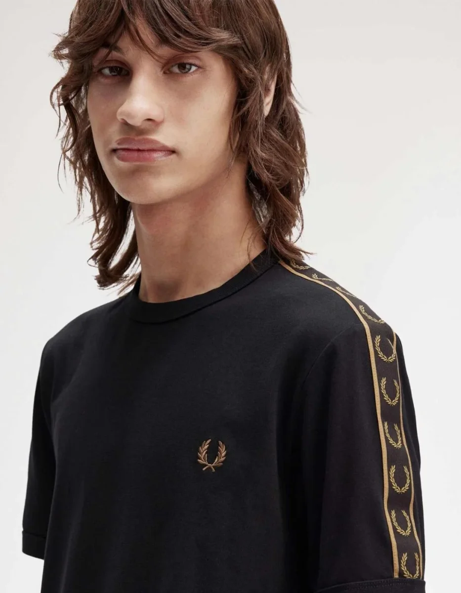 Camiseta FRED PERRY M4613 - Black/Shadedston - Imagen 6