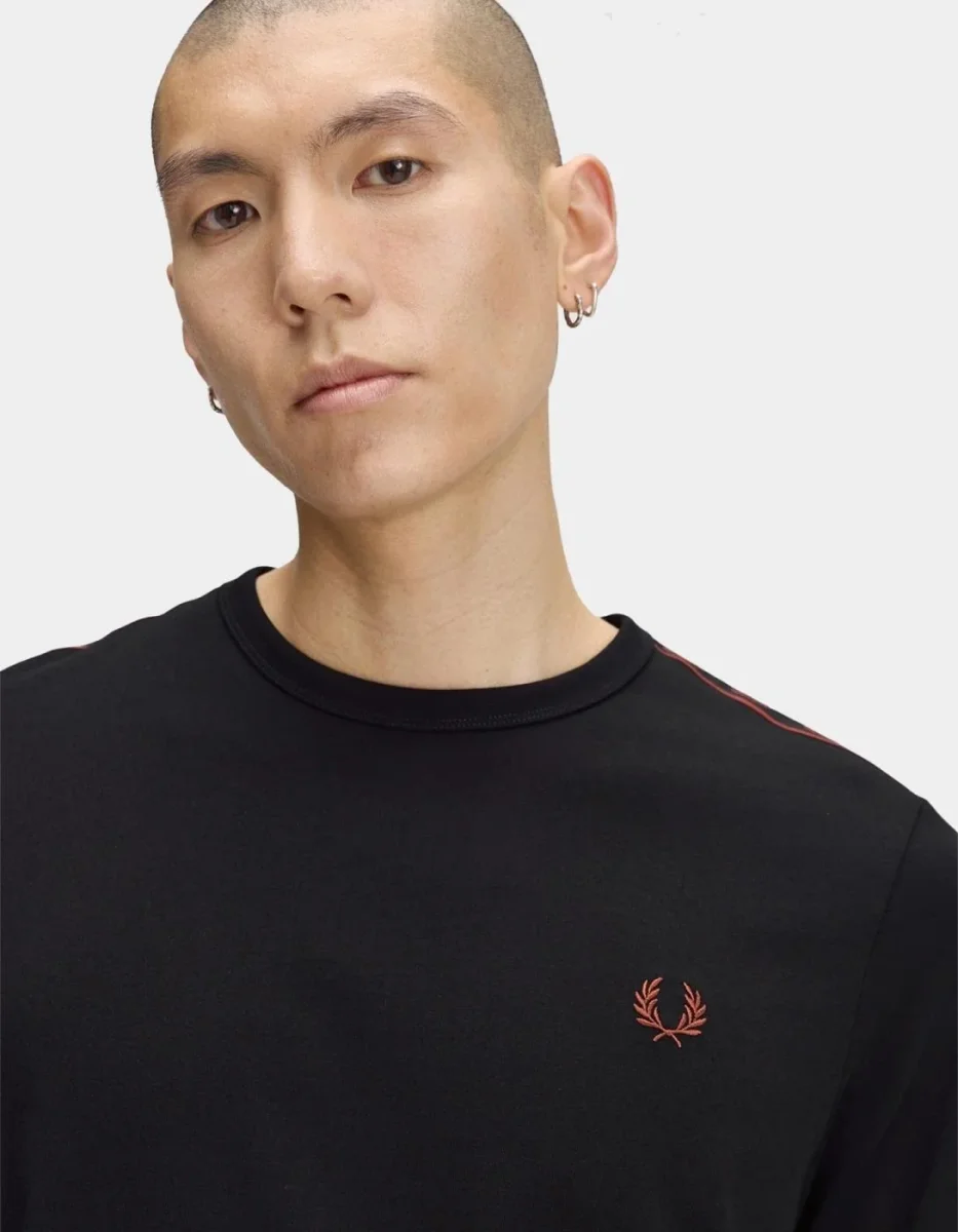 Camiseta FRED PERRY M4613 - Black - Imagen 5