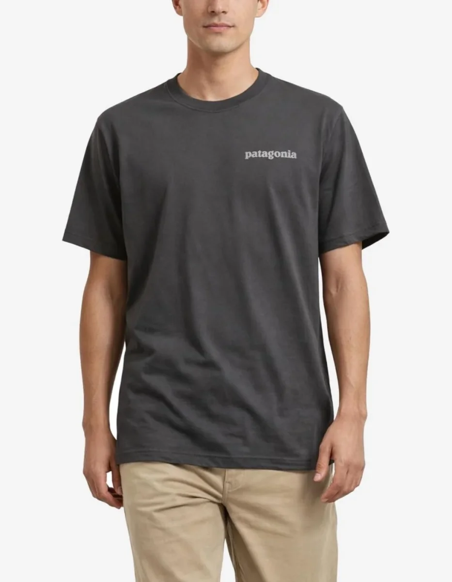 Camiseta PATAGONIA P-6 LOGO - Ink Black - Imagen 3