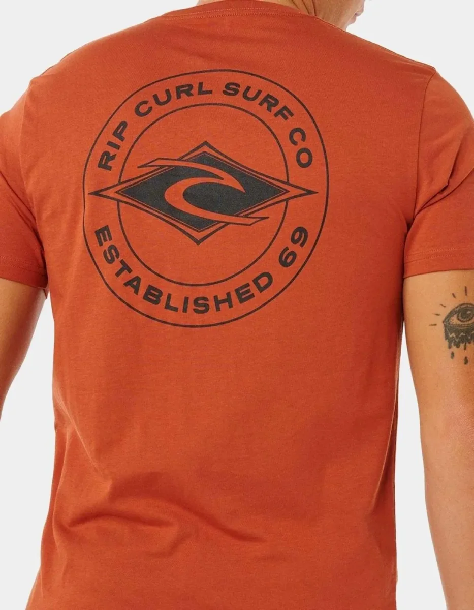 Camiseta RIP CURL STAPLE - Baked Clay - Imagen 5