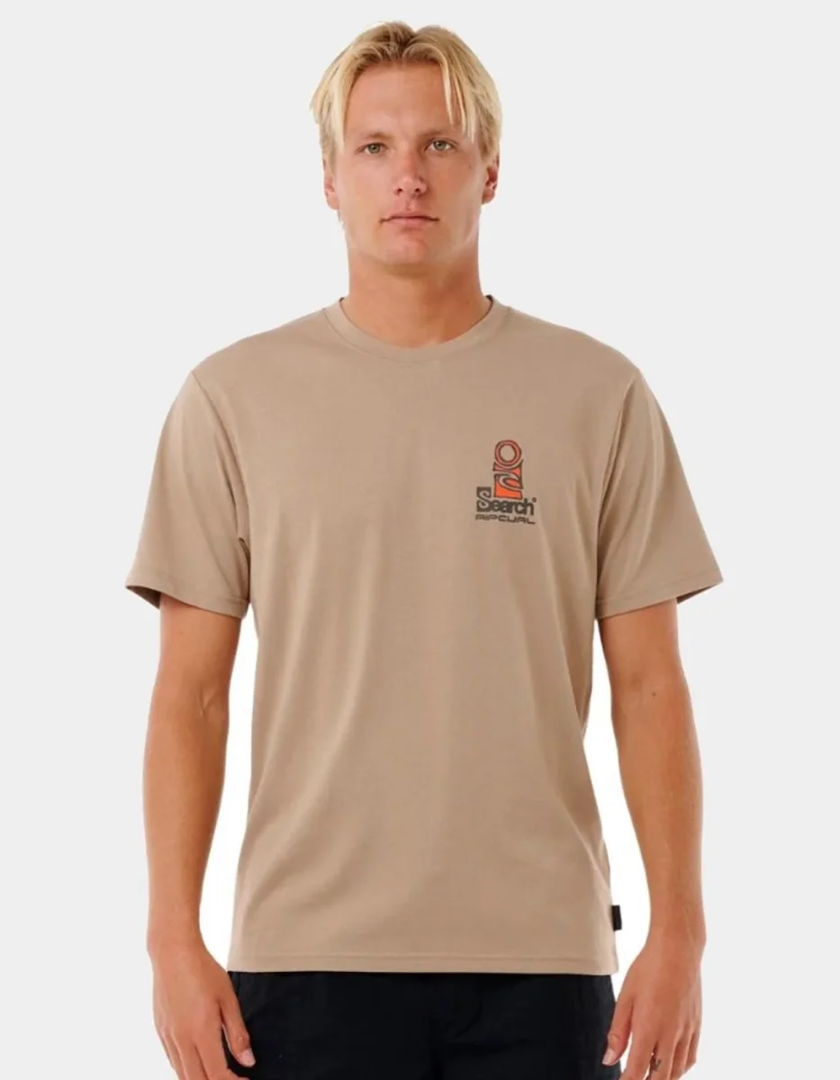 Camiseta VAPORCOOL SEARCH STACK - Sand Dune