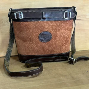 Cartera balde de cuero de carpincho