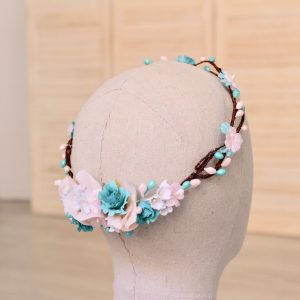 Corona de niña trenzada turquesa y rosa