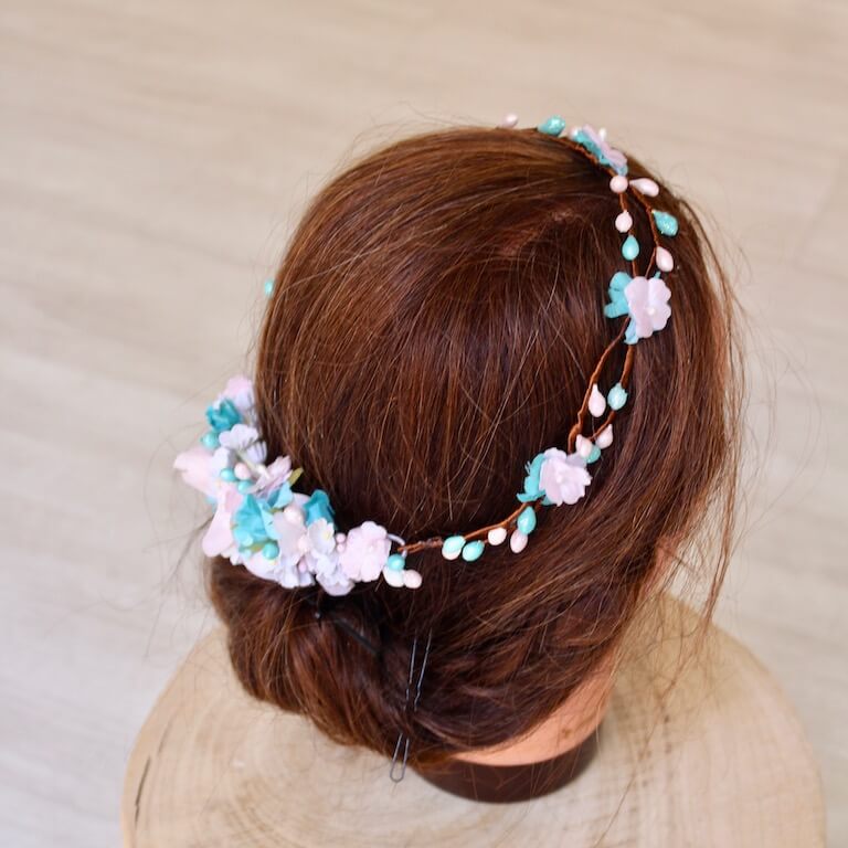 Corona de niña trenzada turquesa y rosa - Imagen 8