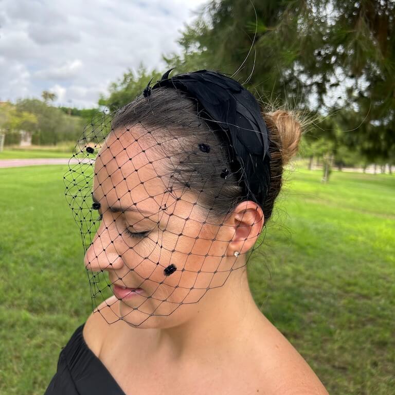 Diadema de plumas con redecilla - Imagen 6