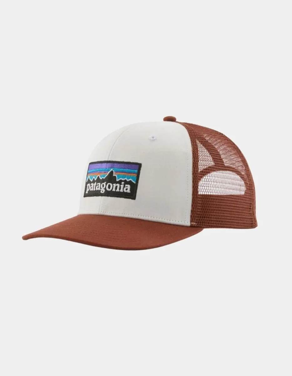 Gorra PATAGONIA P-6 LOGO TRUCKER - White/Rusty Red