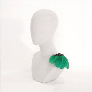 Hombrera de plumas verdes