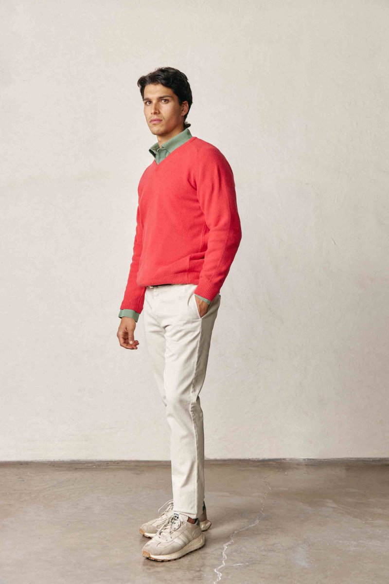 Jersey Cuello Pico Lambswool - Rojo Amaranto - Imagen 3