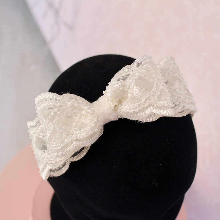 Diadema de niña con lazada de pedrería - Imagen 3