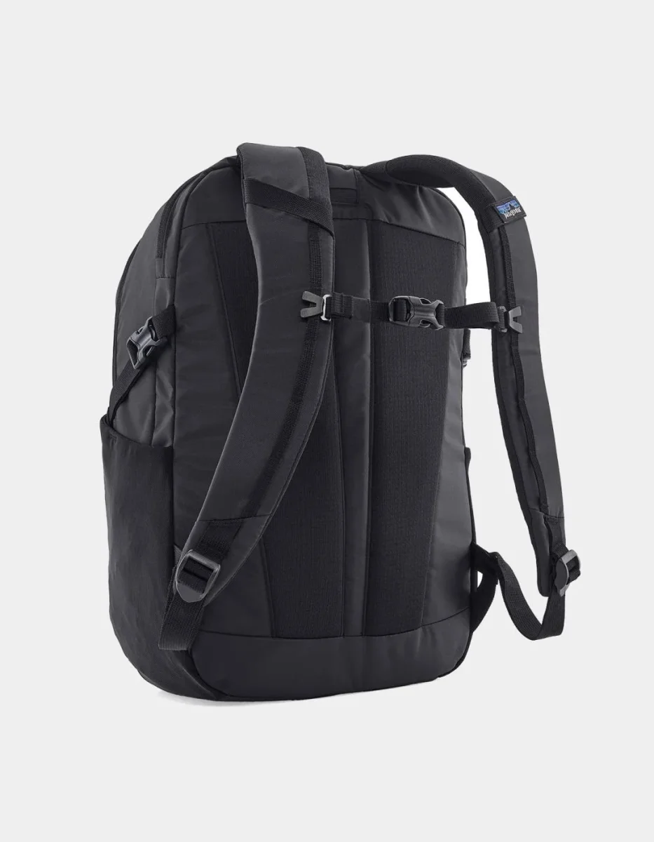 Mochila PATAGONIA REFUGIO DAY PACK 26L - Black - Imagen 4