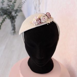Tocado para niña con casquete