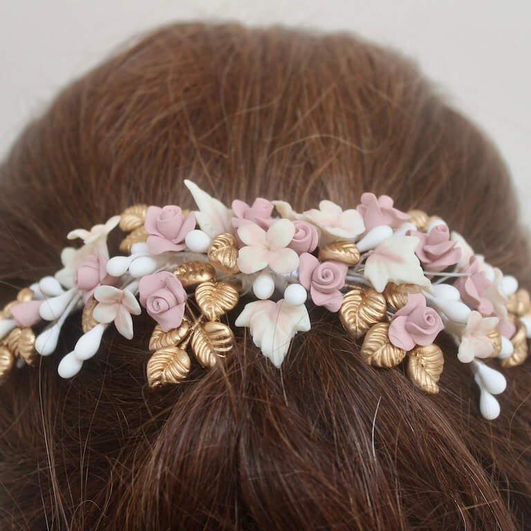 Tocado de novia con flores - Imagen 3