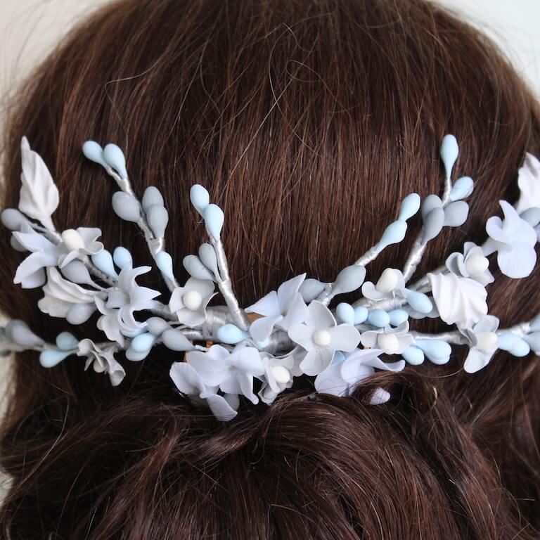 Tocado novia blanco y azul - Imagen 6