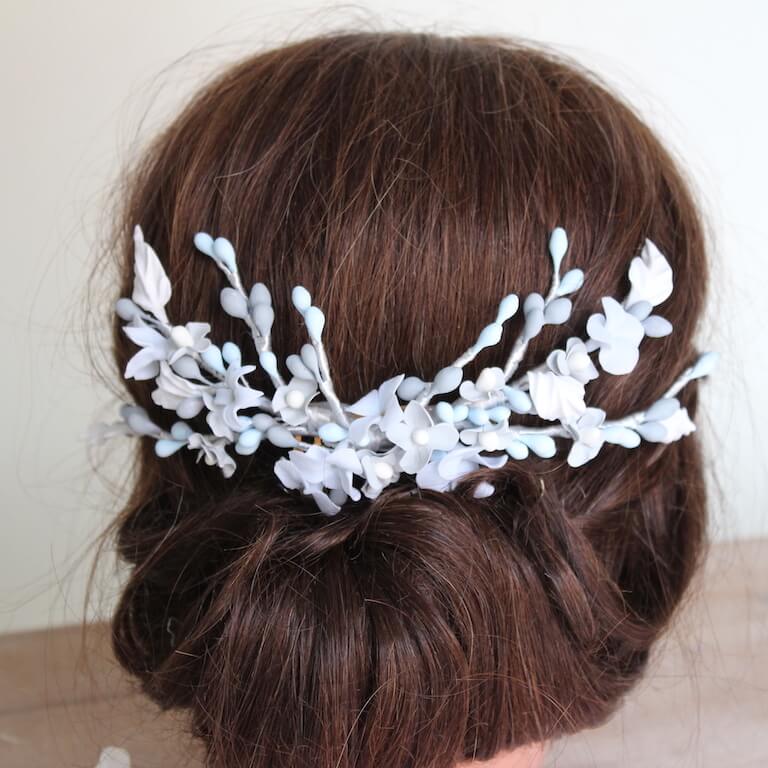 Tocado novia blanco y azul - Imagen 5
