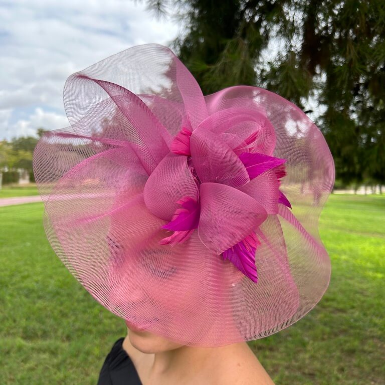 Tocado bugamvilla con plumas