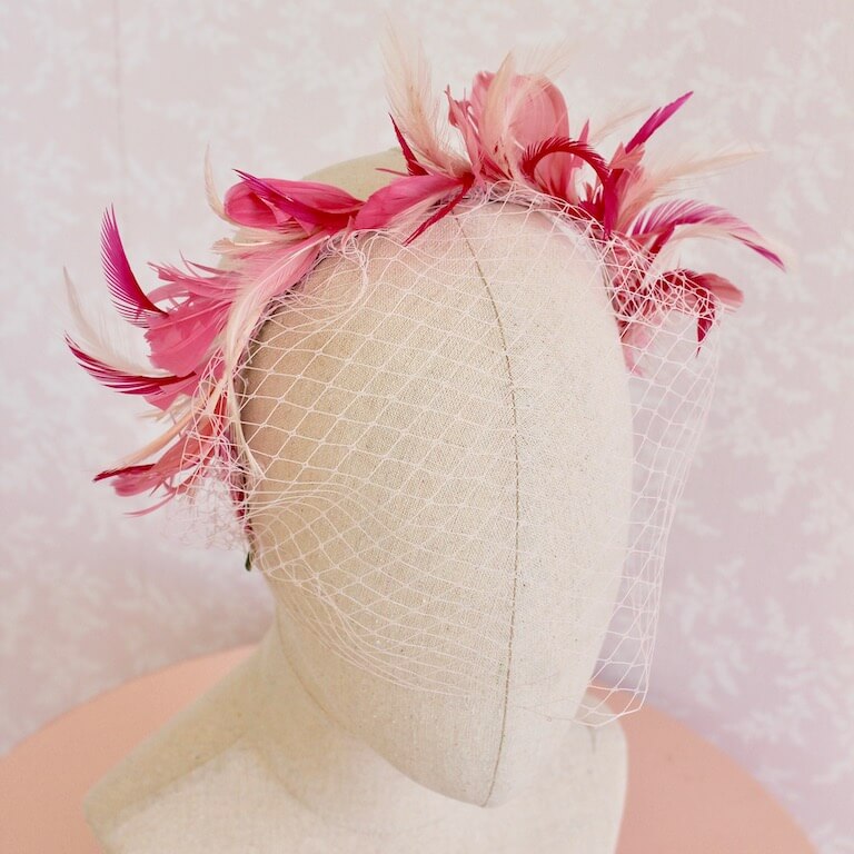 Diadema de plumas rosadas - Imagen 2