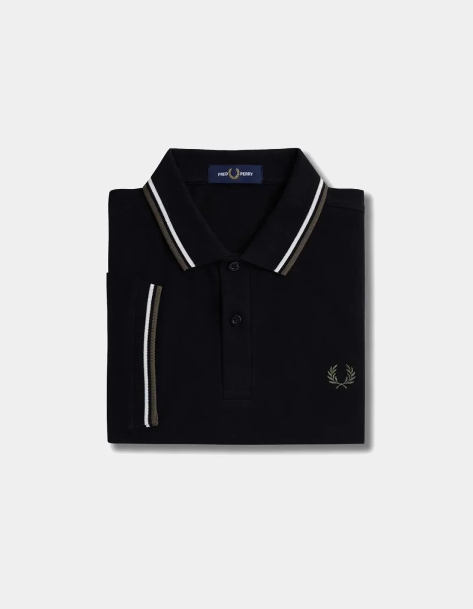 Polo FRED PERRY M3600 - Black/Ecru/Laurel Wreath Green - Imagen 7