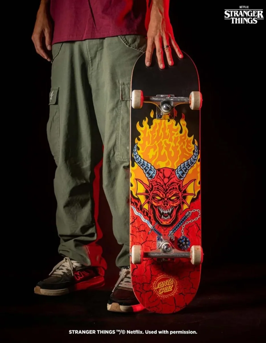 Tabla Skate SANTA CRUZ X STRANGER THINGS HELLFIRE 8. - Imagen 5
