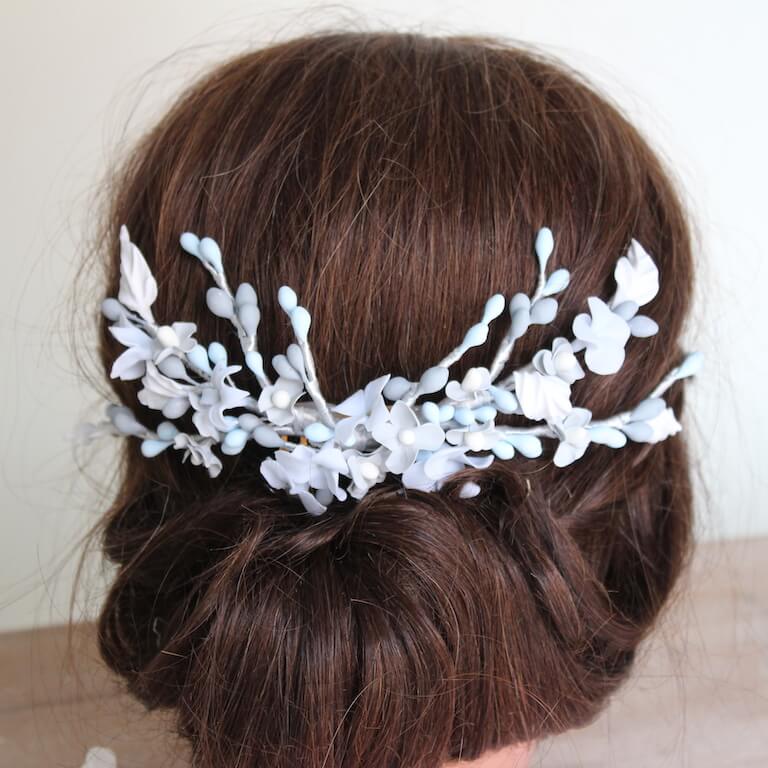 Tocado novia blanco y azul - Imagen 3