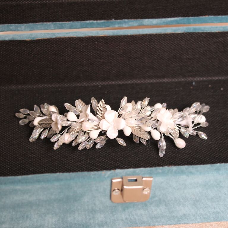 Tocado joya con flores - Imagen 6