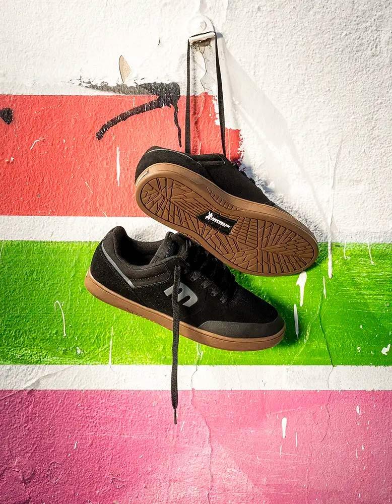 Zapatillas ETNIES MARANA - Black/Gum/Dark Grey - Imagen 6