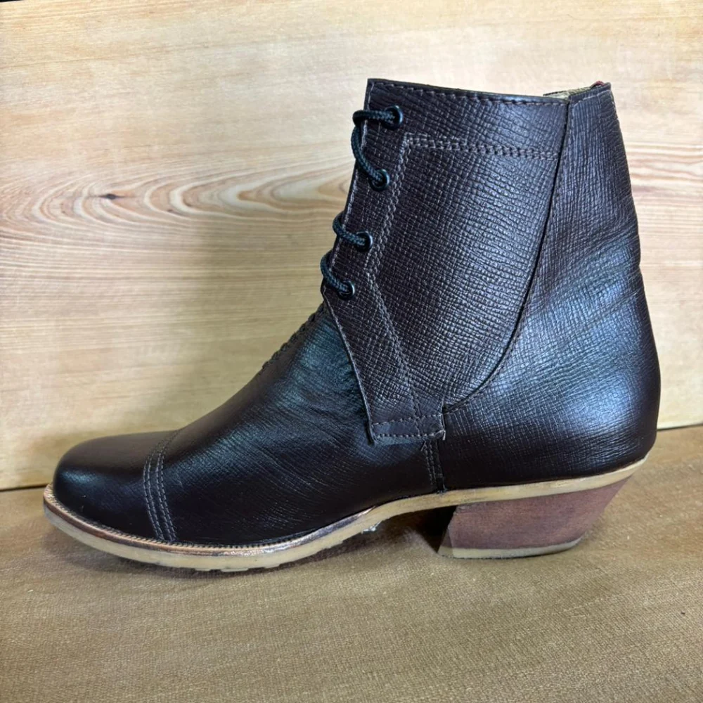 Zapato de Cuero Engrasado con Planta de Goma - Imagen 2